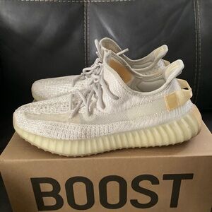 Yeezy Boost Cream Sneakers